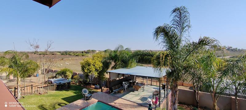 4 Bedroom Property for Sale in Kanoneiland Northern Cape